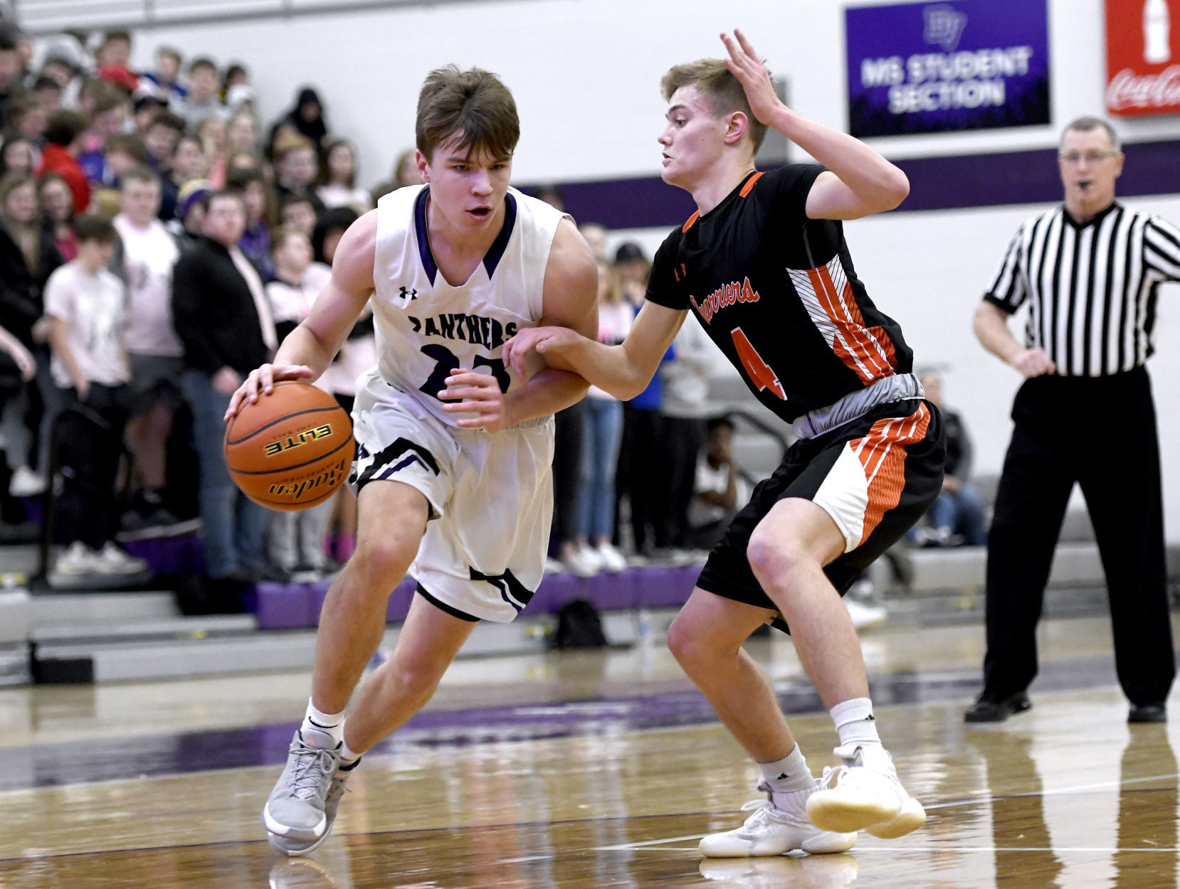 Dakota Valley hosts Dell Rapids